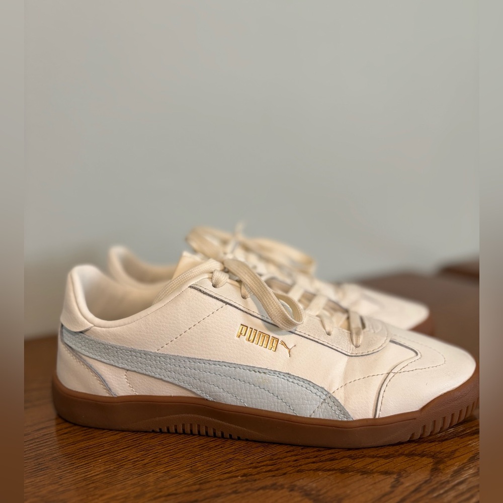 Women’s Puma Sneakers